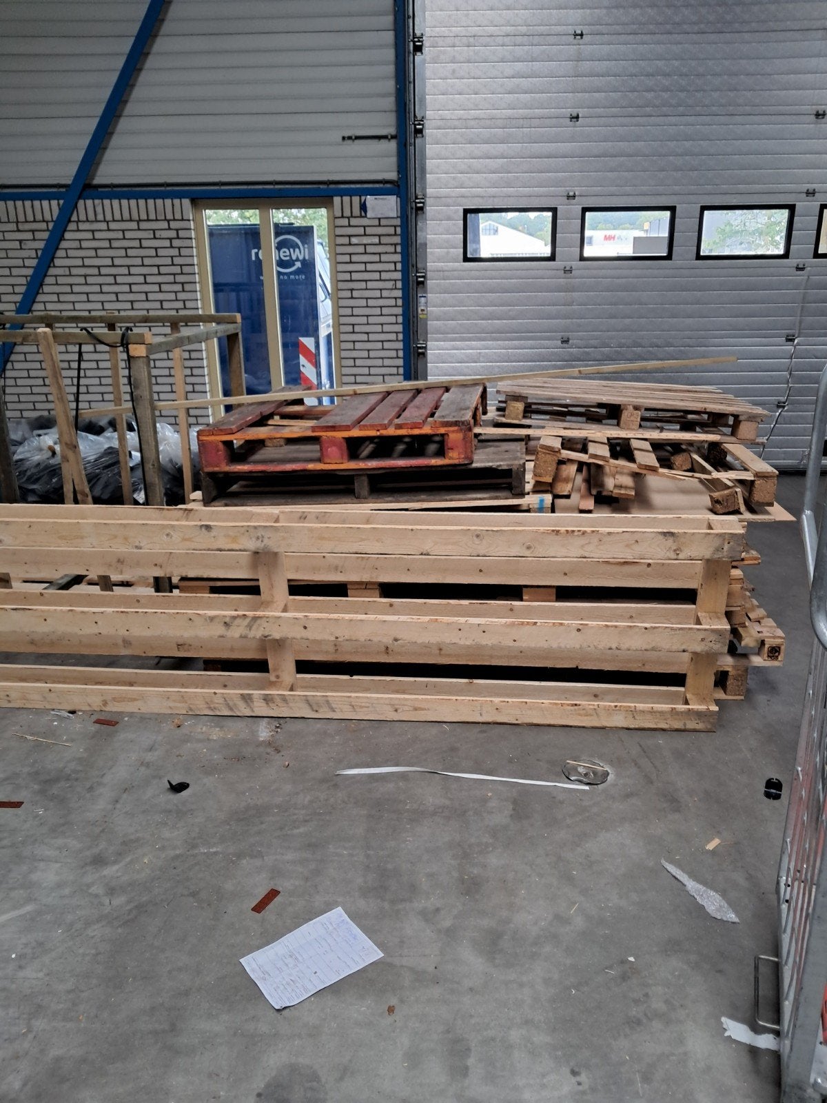Afvalhout gratis af te halen, Doe-het-zelf en Verbouw, Hout en Planken, Gebruikt, Ophalen of Verzenden, 50 mm of meer, Balk