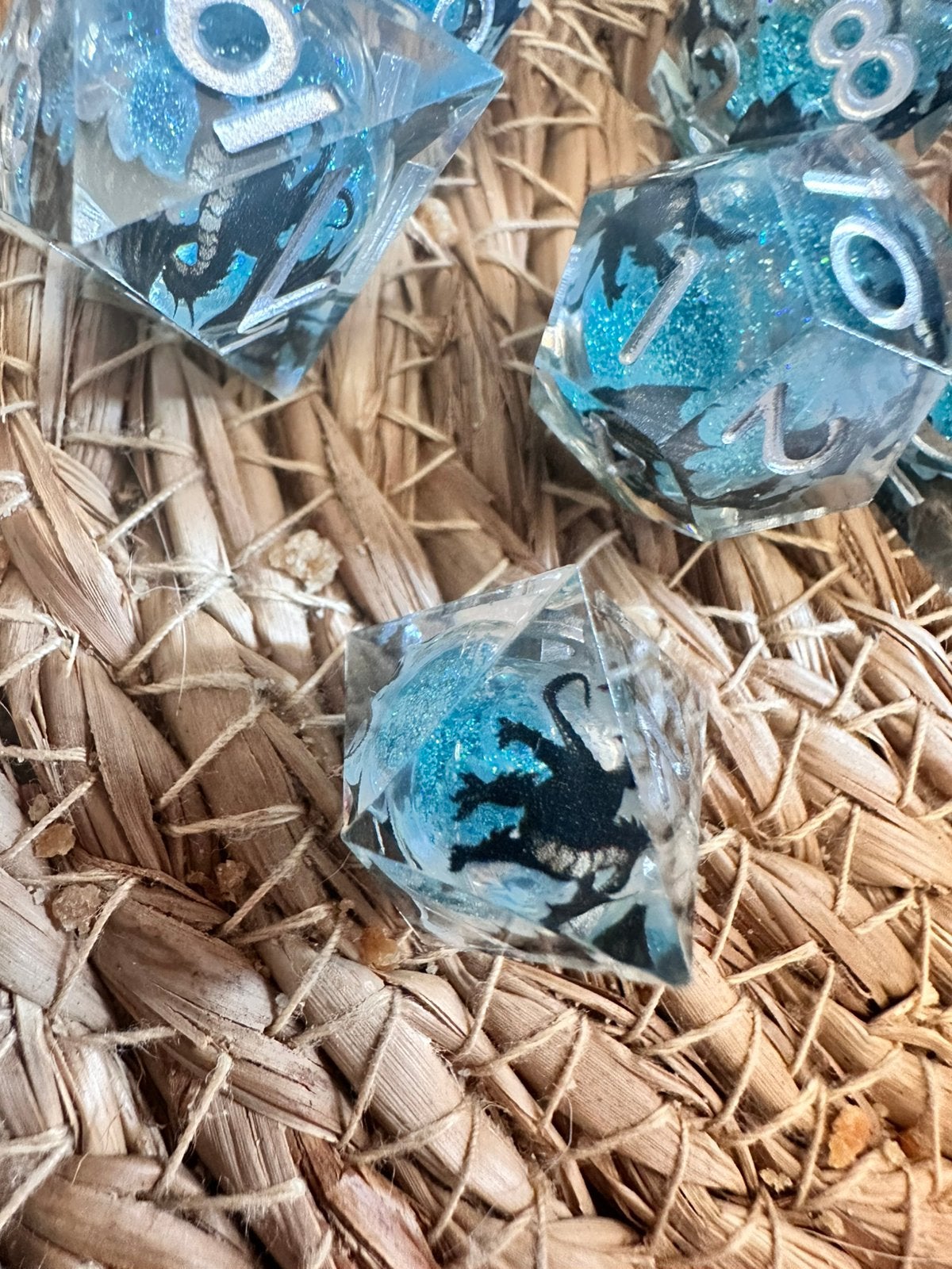 DND dice / dragons / draken / liquid / RPG / D&D / dobbelset, Ophalen of Verzenden, Nieuw