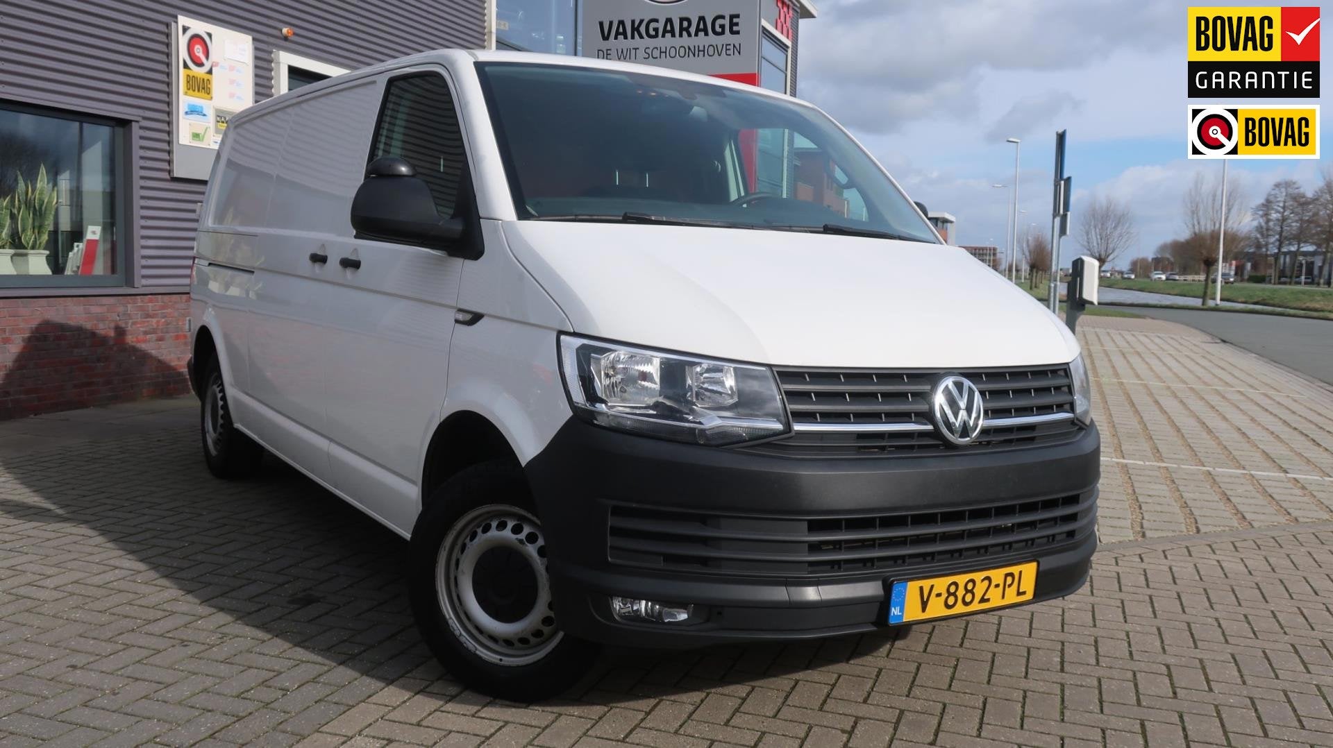 Volkswagen Transporter 2.0 TDI L2H1 DC Trendline Airco / Ele, Dealer onderhouden, Stof, Gebruikt, Euro 6