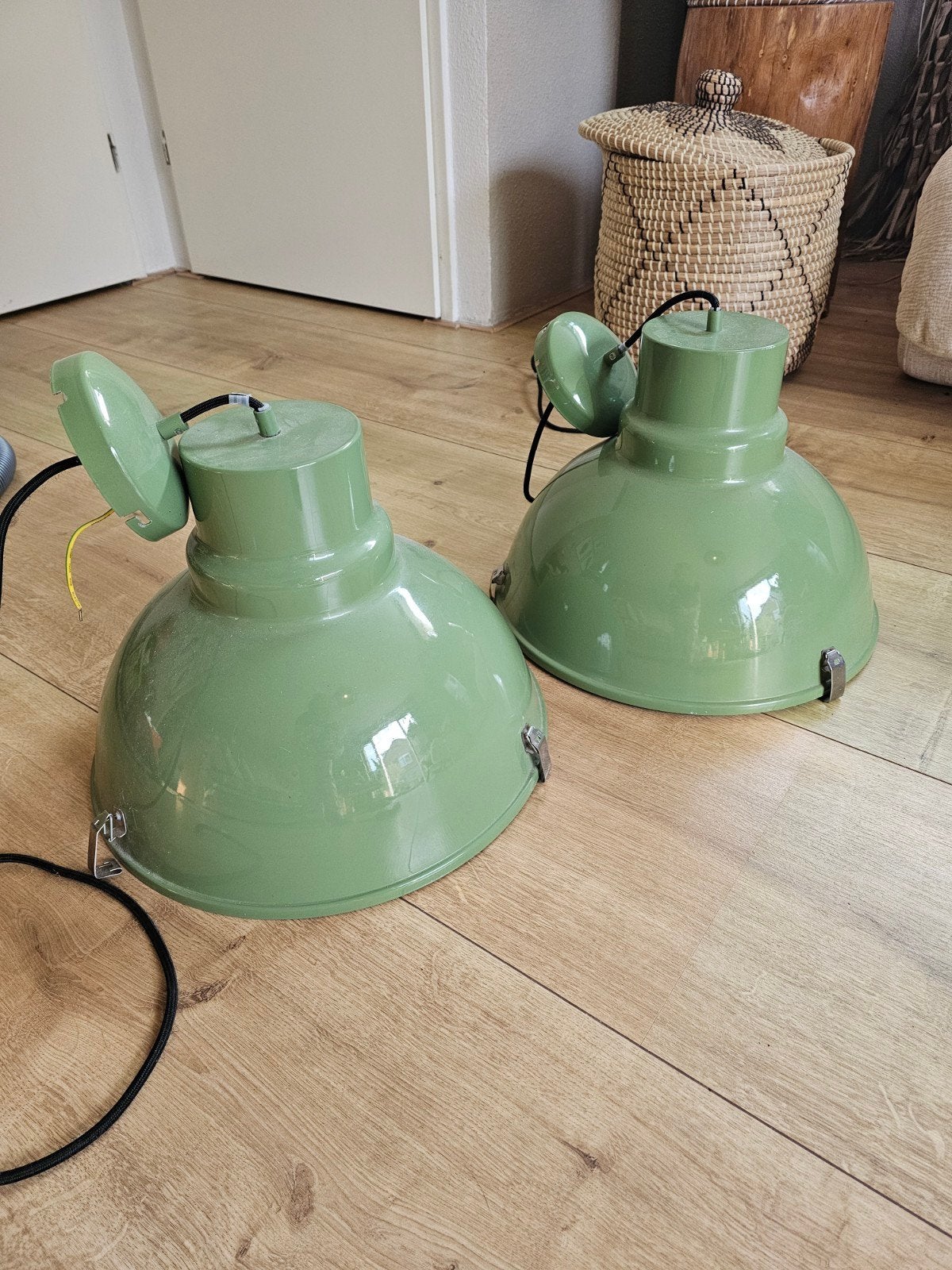 Legergroene Hanglampen, Huis en Inrichting, Ophalen, Gebruikt, E27 (groot), Industrieel, Vintage