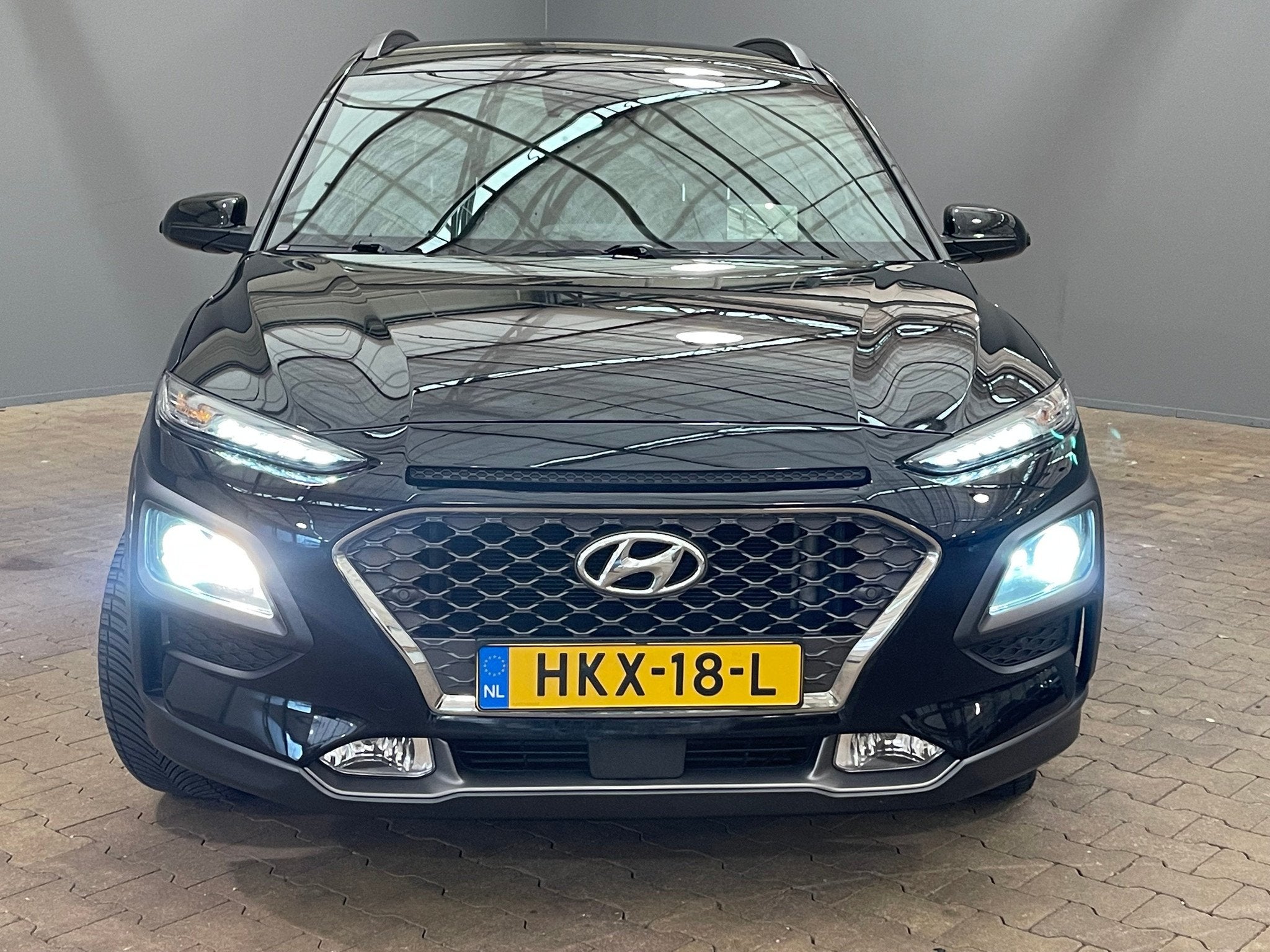 Hyundai KONA 1.6 T-GDI Premium, Auto's, Automaat, 12 maanden, 4 cilinders, Zwart