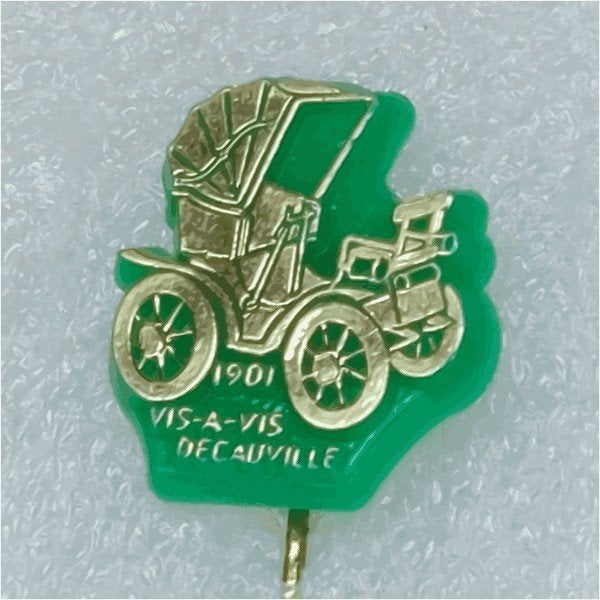 SP0897 Speldje Vis-a-vis Decauville 1901, Verzamelen, Speldjes, Pins en Buttons, Ophalen of Verzenden, Gebruikt, Overige onderwerpen