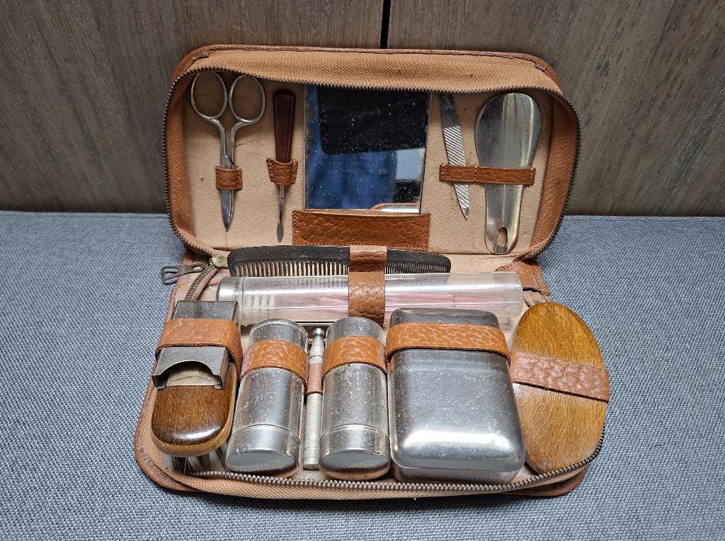 vintage etui verzorgingsset, Antiek en Kunst, Ophalen of Verzenden