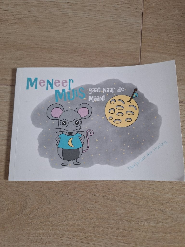 Boek: Meneer Muis gaat naar de maan, Ophalen of Verzenden, Zo goed als nieuw, Marja van der Honing, Fictie algemeen