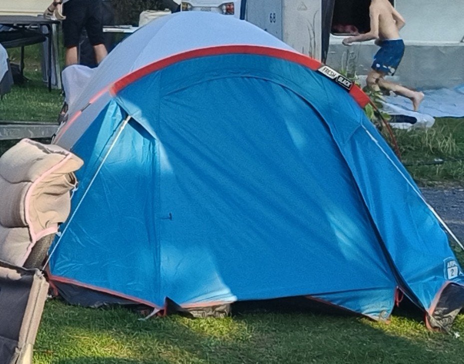 Quechua Arpenaz 2 XL Fresh & Black tent, Ophalen of Verzenden, Zo goed als nieuw, Tot en met 2