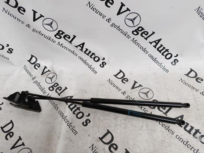 Set Gasdempers Achterklep van een Mercedes Vito, Gebruikt, -, Ophalen of Verzenden, -