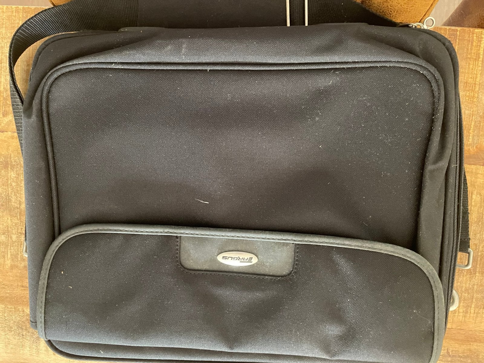 Laptoptas TARGUS, Computers en Software, Laptoptassen, Ophalen of Verzenden, 17 inch of meer, Zo goed als nieuw