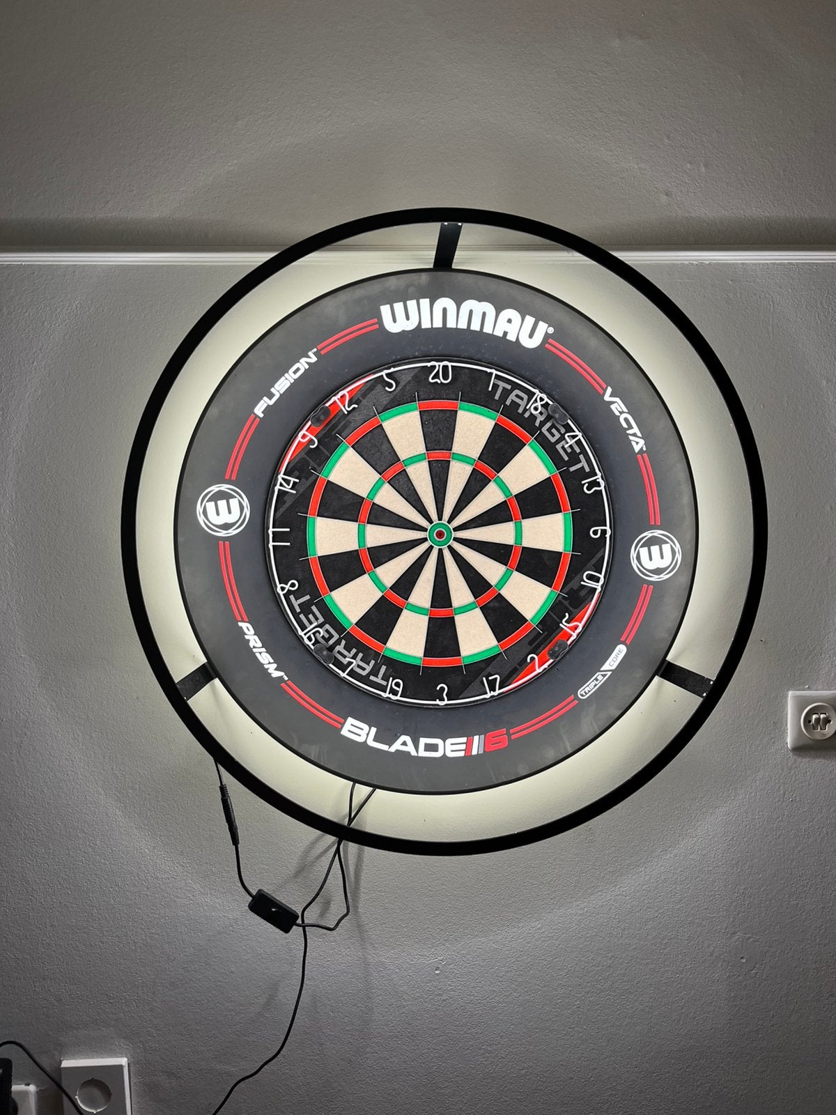 Dartbord met Ledverlichting, Ophalen, Zo goed als nieuw, Dartbord
