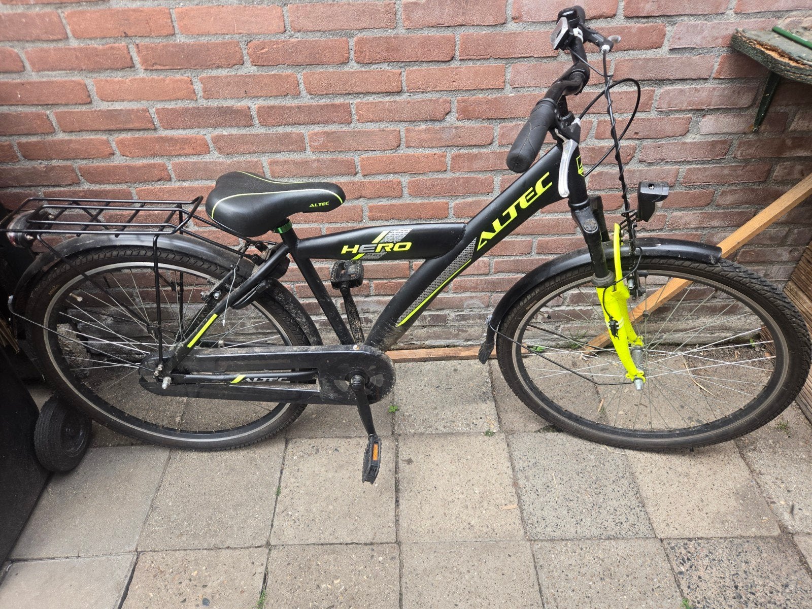 Altec Hero Jongensfiets - Zwart/Geel, Gebruikt, Velgrem, Minder dan 49 cm, Ophalen