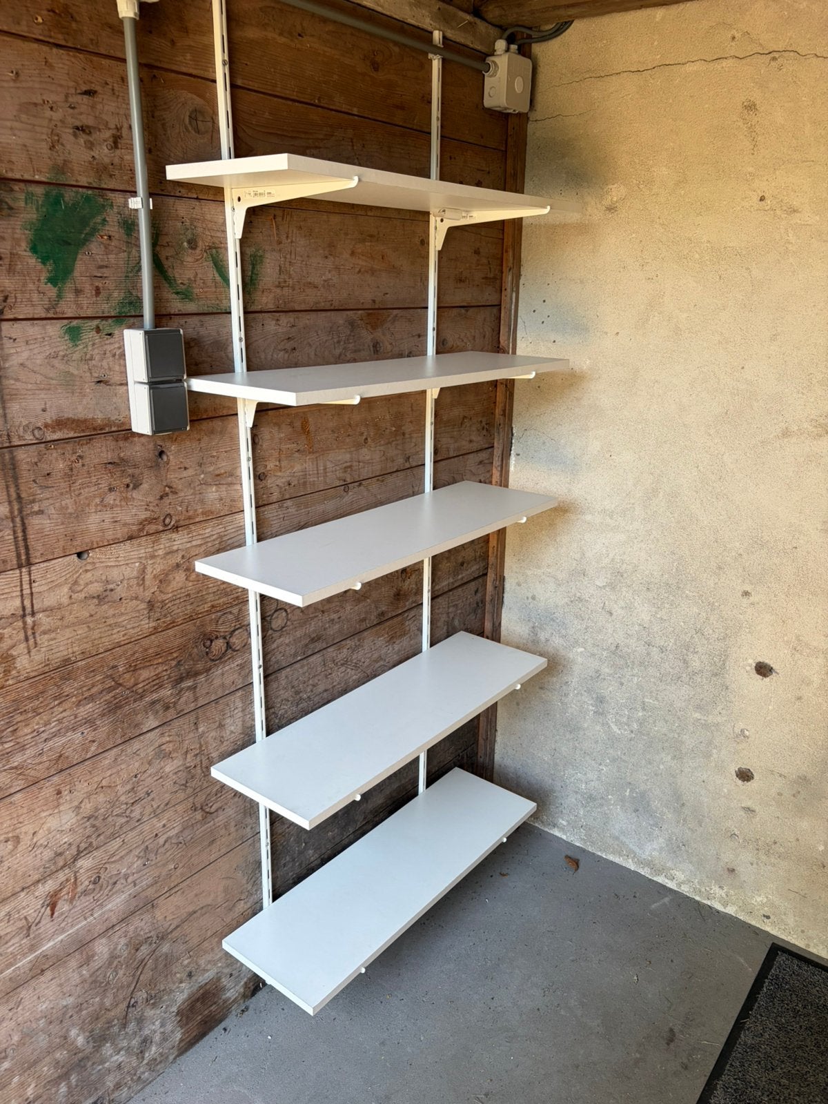 5x wandplank 80x25cm + wanddragers en rails wit, Ophalen, Zo goed als nieuw