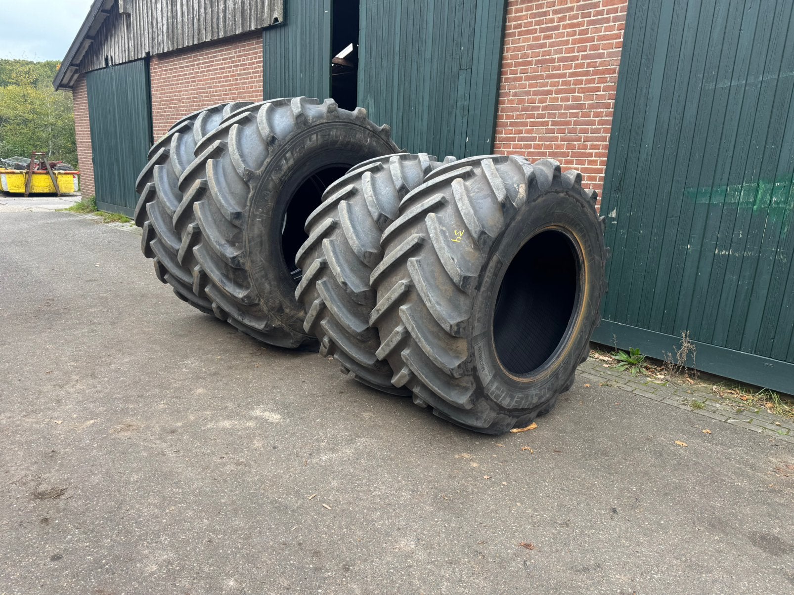 Michelin Axiobib 900/60R42 710/60R34 banden 900 60 42 710 34, Ophalen