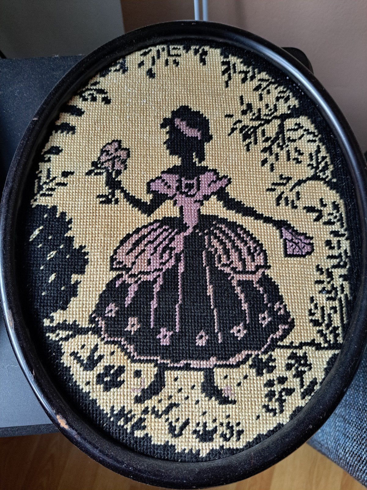 Romantische wanddecoratie: 2 geborduurde silhouetten, 30 cm, Gebruikt, Textiel, Decoratieobject