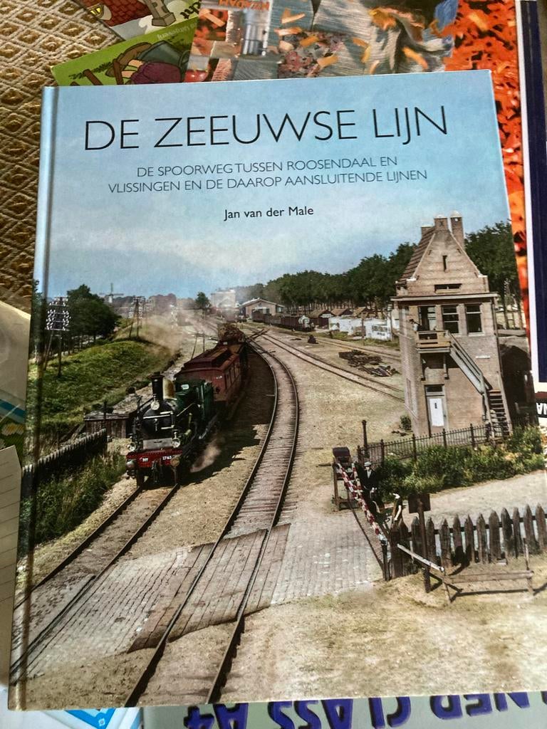De Zeeuwse Lijn: Spoorweg Roosendaal-Vlissingen, Ophalen of Verzenden, Zo goed als nieuw, Trein