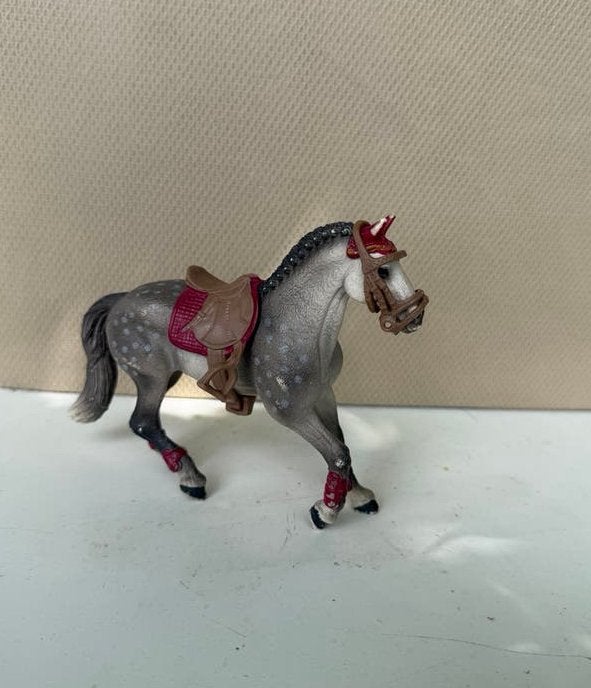 Schleich appaloosa merrie met zadel en hoofdstel, Ophalen of Verzenden, Zo goed als nieuw