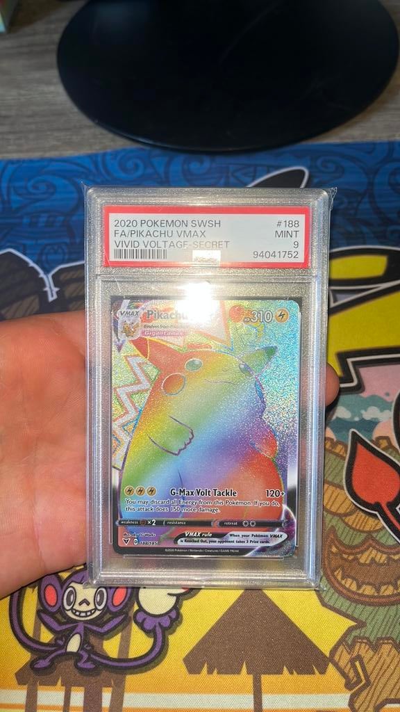 Pikachu Vmax (188) - Vivid Voltage, Hobby en Vrije tijd, Verzamelkaartspellen | Pokémon, Ophalen of Verzenden, Zo goed als nieuw