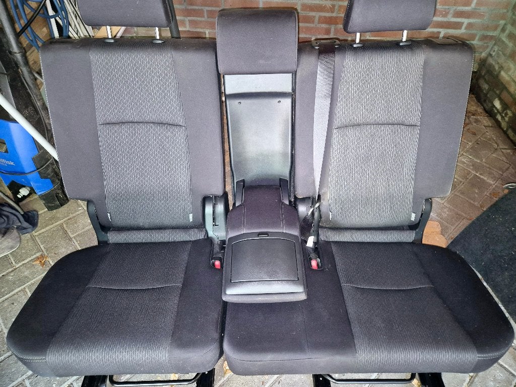 Achterbank grijs naar geel kenteken Toyota Landcruiser 150, Ophalen, Nieuw, Toyota