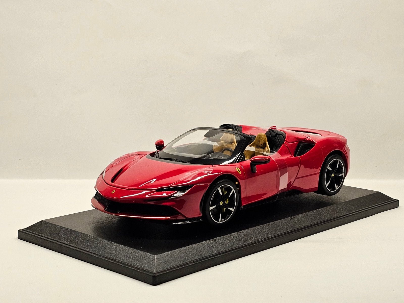 Bburago Ferrari SF90 Spider 1:18, Hobby en Vrije tijd, Modelauto's | 1:18, Auto, Nieuw, Ophalen of Verzenden, Bburago