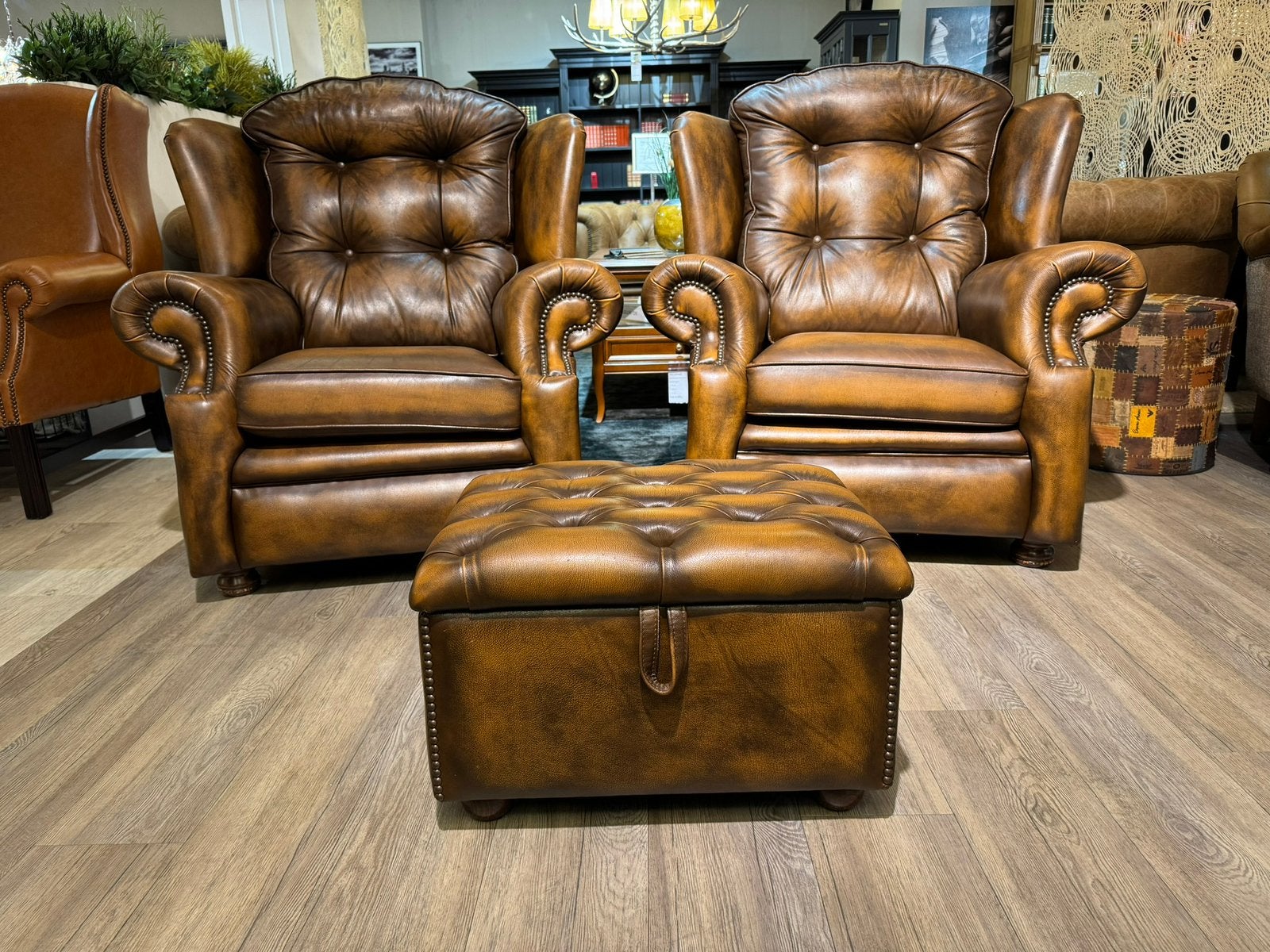 2x ENGELSE CHESTERFIELD FAUTEUILS SUZANNE TABACCO BRUIN LEER, Huis en Inrichting, Fauteuils, Ophalen of Verzenden, Gebruikt, 75 tot 100 cm