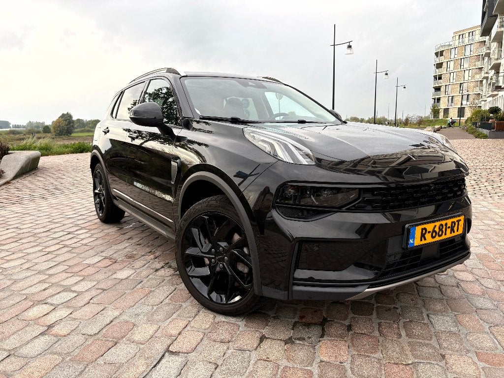 Lynk&Co 01 Full Black PHEV | 261PK | Pano | 360 | Trekhaak, Auto's, Dealer onderhouden, Stof, 1800 kg, Zwart