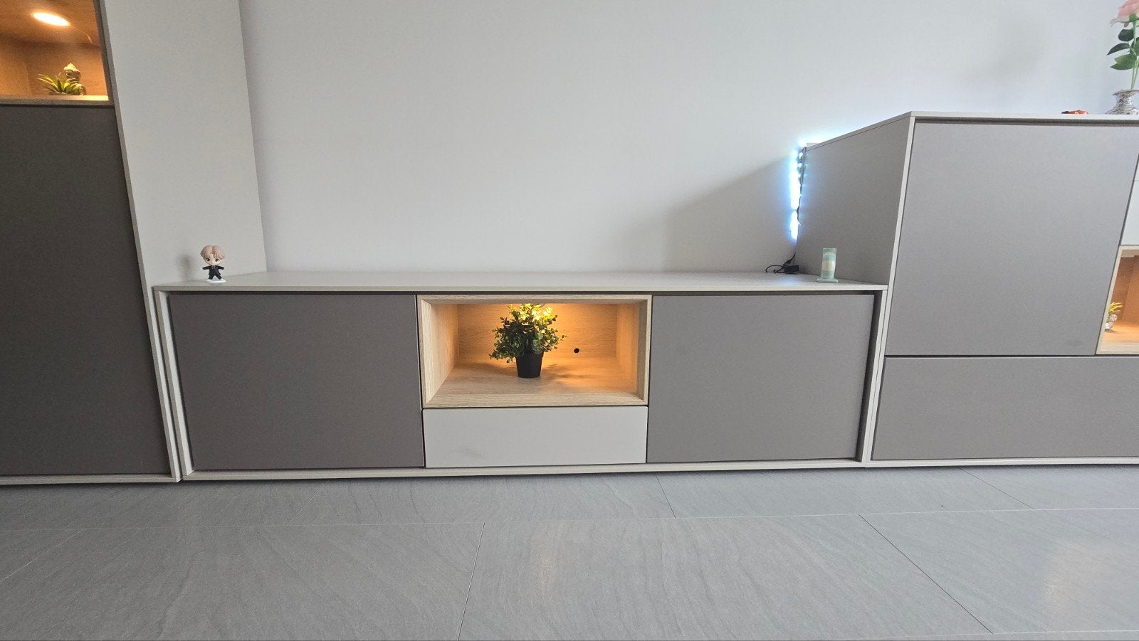 TV-meubel met LED-verlichting - 177cm breed, Ophalen, Overige materialen, 150 tot 200 cm, Zo goed als nieuw