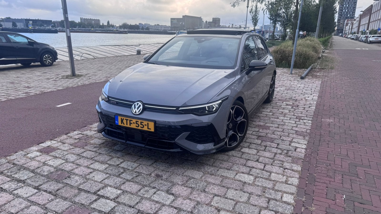 VOLKSWAGEN GOLF 8.5 2.0 TSI GTI CLUBSPORT 301PK 2025, Dealer onderhouden, 4 cilinders, 1984 cc, Alcantara