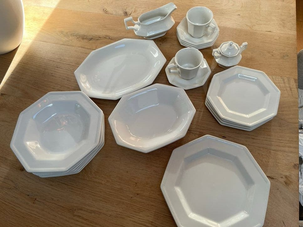 Johnson Brothers Heritage White servies + Cotswold Blue bord, Huis en Inrichting, Ophalen, Gebruikt, Overige merken, Compleet servies