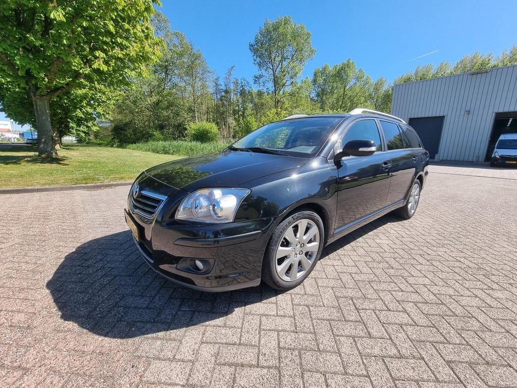 Toyota Avensis Wagon 2.0 VVTi Luna Business LEDER STOELVERWA, Auto's, Toyota, Voorwielaandrijving, 1998 cc, 4 cilinders, Zwart
