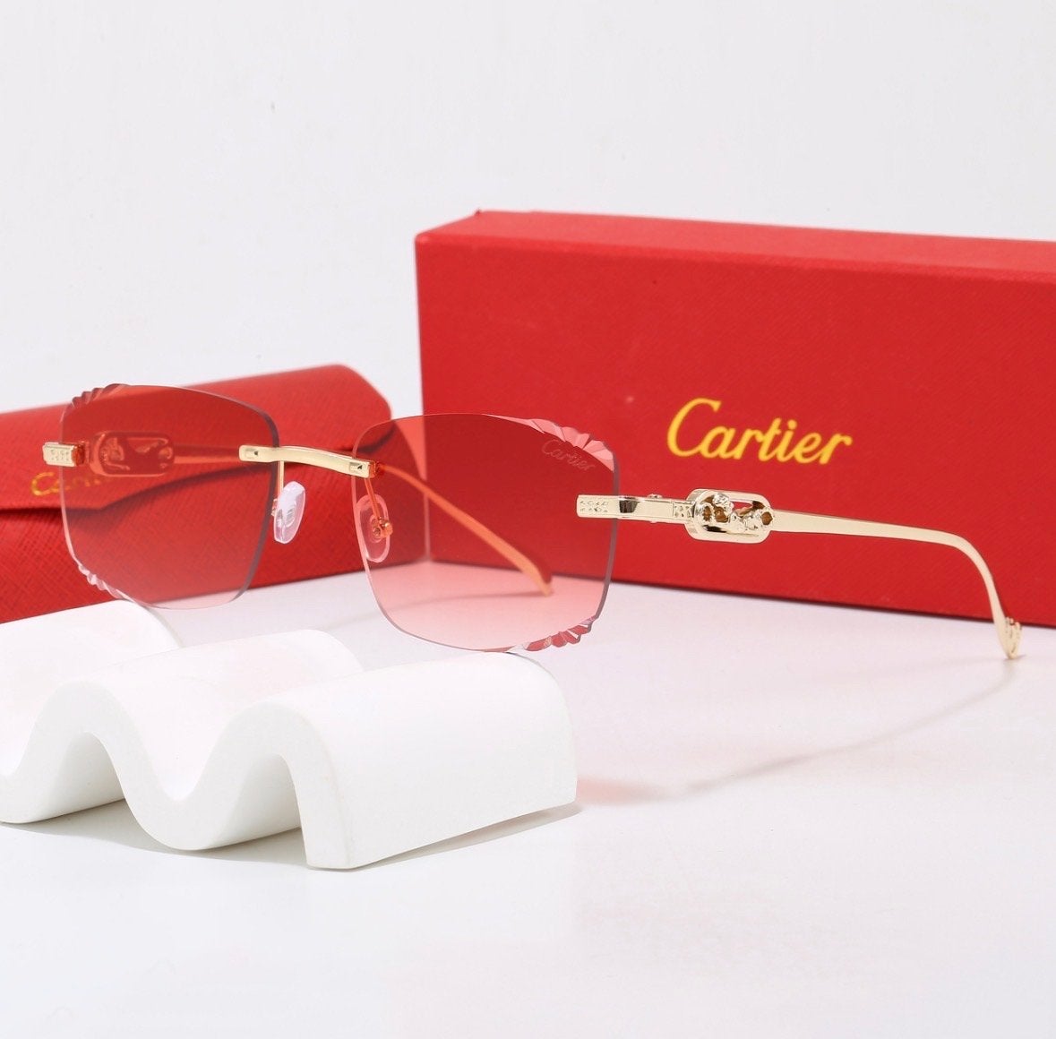 Cartier Zonnebril met Rood Getinte Glazen, Overige merken, Zonnebril, Nieuw, Ophalen of Verzenden