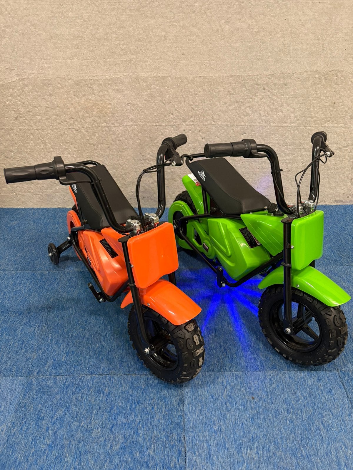 Nieuwe ultra elektrische motor met zijwieltjes voor kinderen, Ultra, Nieuw, Massakassa100@gmail.com, Massakassa