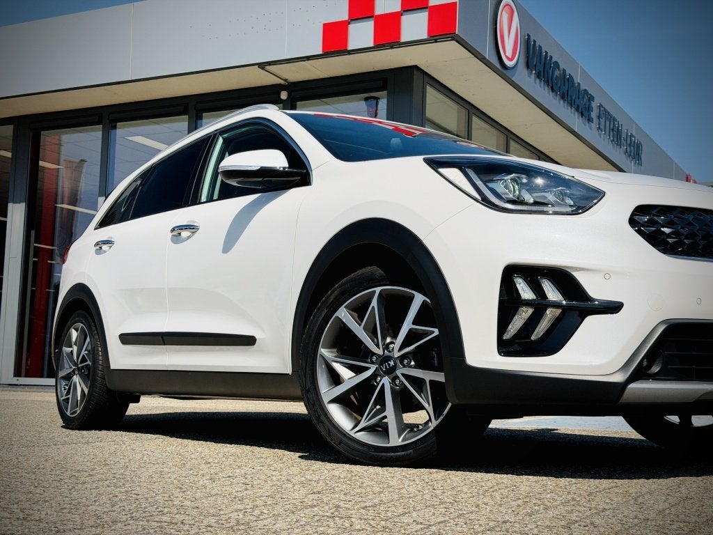 Kia Niro 1.6 GDi Hybrid Executive Line | LEDER | STOELVERW +, Auto's, Kia, 12 maanden, Gebruikt, Euro 6, Wit