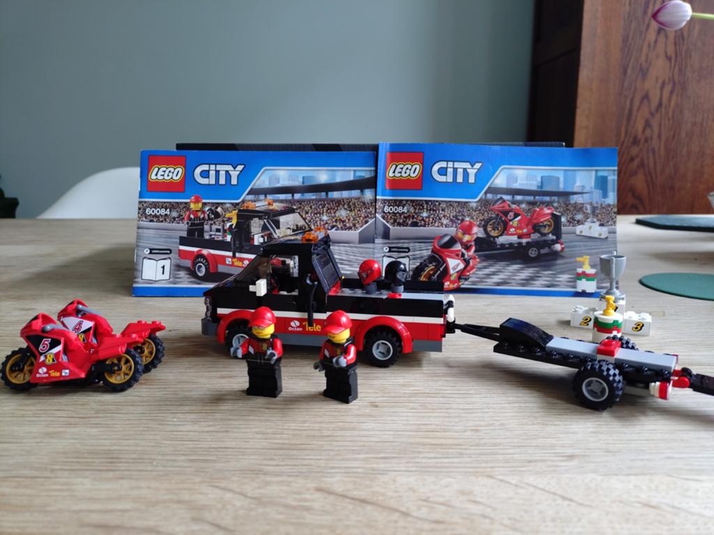 LEGO City 60084 Racertruck met motor, Kinderen en Baby's, Speelgoed | Duplo en Lego, City, Lego, Ophalen of Verzenden, Complete set