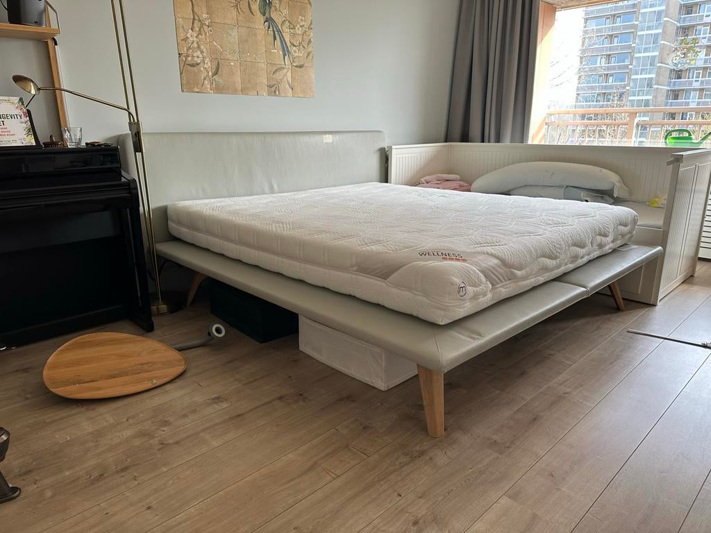 Tweepersoonsbed met matras 180200, Huis en Inrichting, Slaapkamer | Bedden, Ophalen, Gebruikt, Tweepersoons, 180 cm
