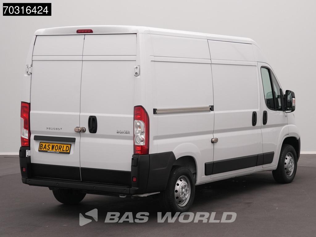 Peugeot Boxer 140PK L2H2 Airco Cruise CarPlay Parkeersensore, Stof, Gebruikt, Euro 6, 4 cilinders