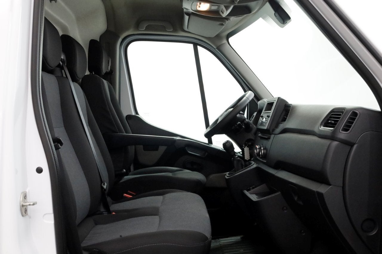 Renault Master T33 2.3 dCi 135pk L2H2 Comfort Airco/Cruise C, Voorwielaandrijving, Dealer onderhouden, 136 pk, Gebruikt
