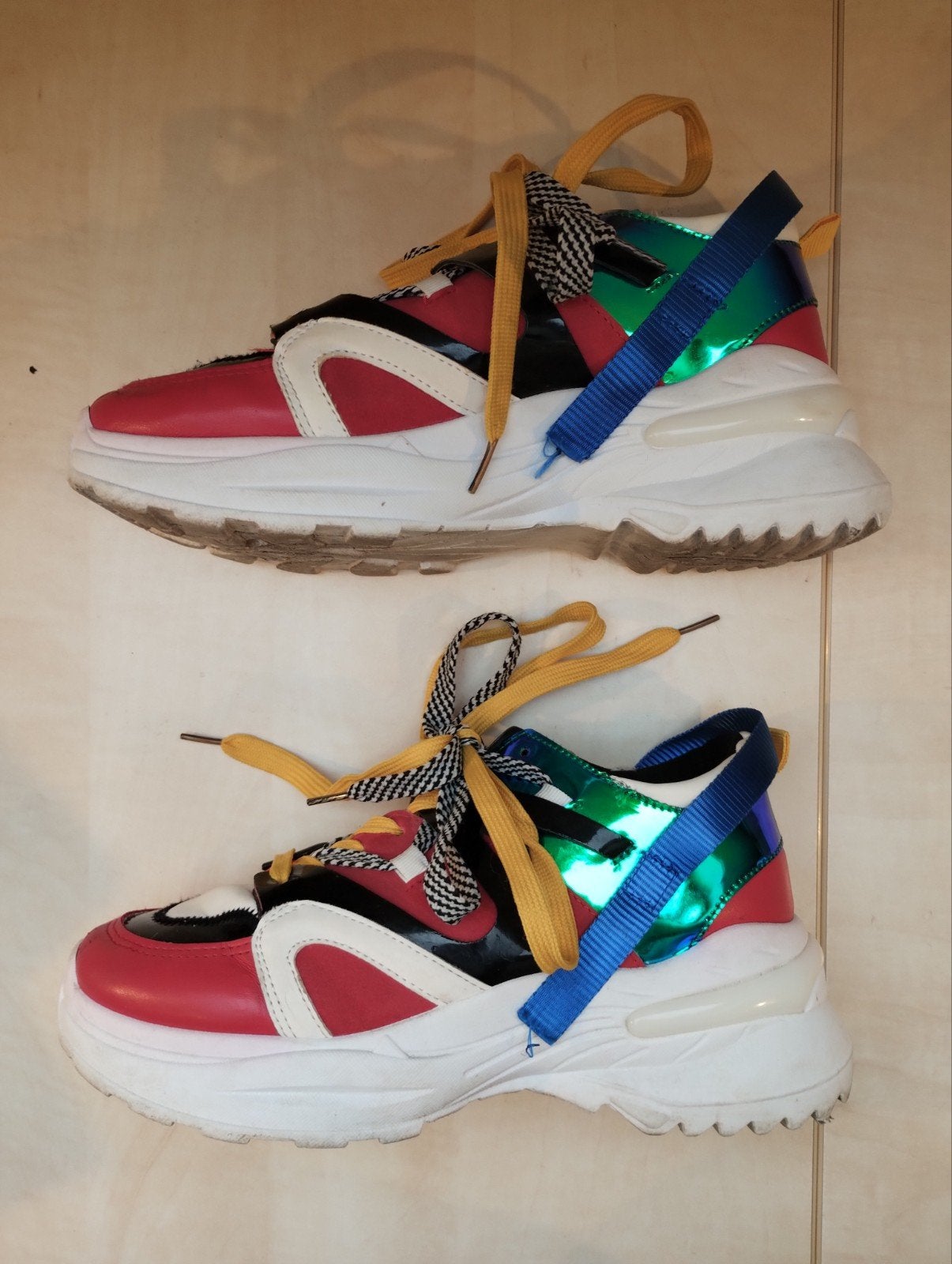 Merkloos kleurrijke sneakers  38 / 39, Kleding | Dames, Ophalen of Verzenden, Gedragen, Sneakers of Gympen