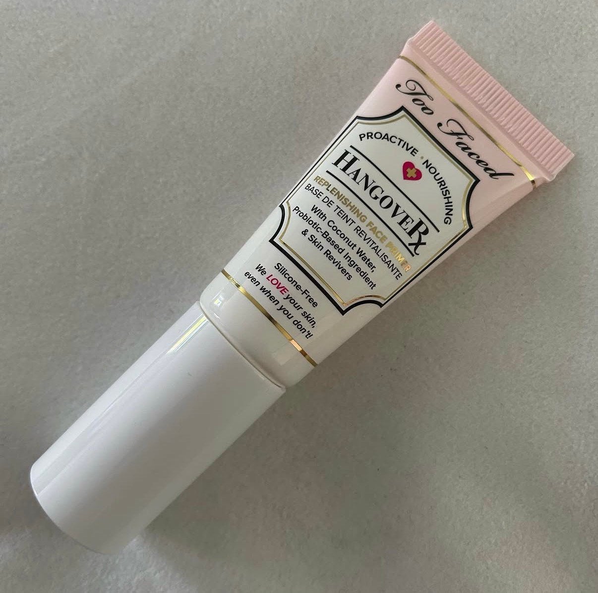 Too faced hangover primer Travel size 20ml, Ophalen of Verzenden, Nieuw, Gehele gezicht, Verzorging