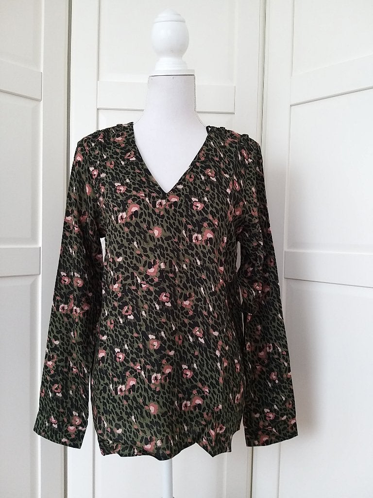 Geisha nieuwe olijf groene panter print blouse, maat M, Maat 38/40 (M), Geisha, Nieuw, Ophalen of Verzenden
