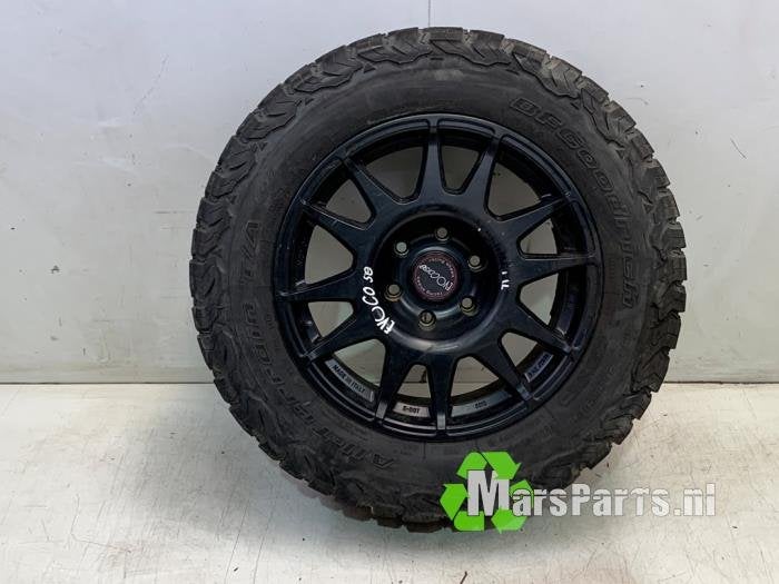 Velg + Band van een Toyota Hilux, Gebruikt, -, -, Ophalen of Verzenden