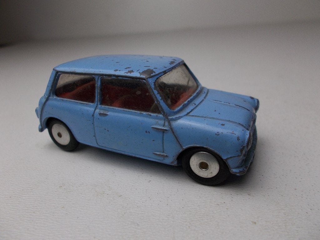 1960 Corgi toys 226 MORRIS MINI MINOR. (-B-)