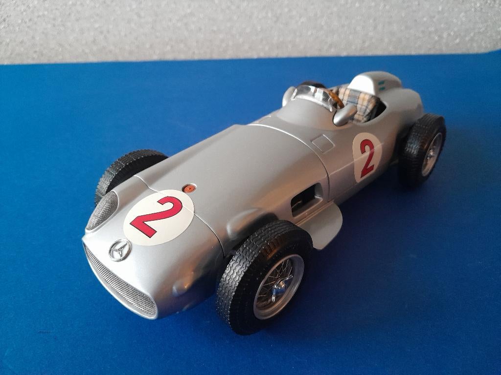 1:18 CMC M-019 Mercedes-Benz W196 #2, Fangio, Ophalen of Verzenden, Zo goed als nieuw, Auto, Overige merken