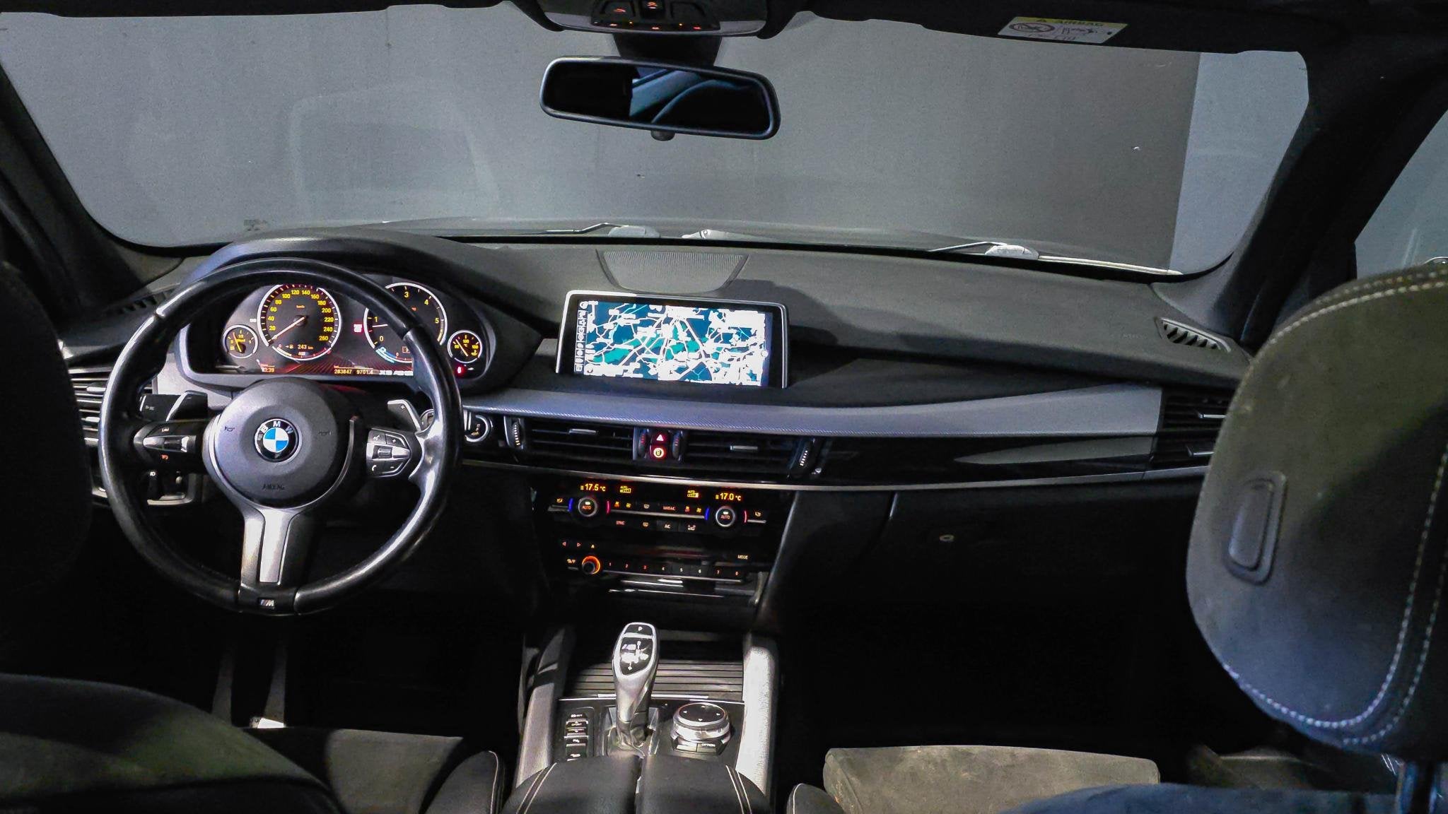 Foto 13 van BMW X5 M50d | Panorama | Memory-Seats | Breyton