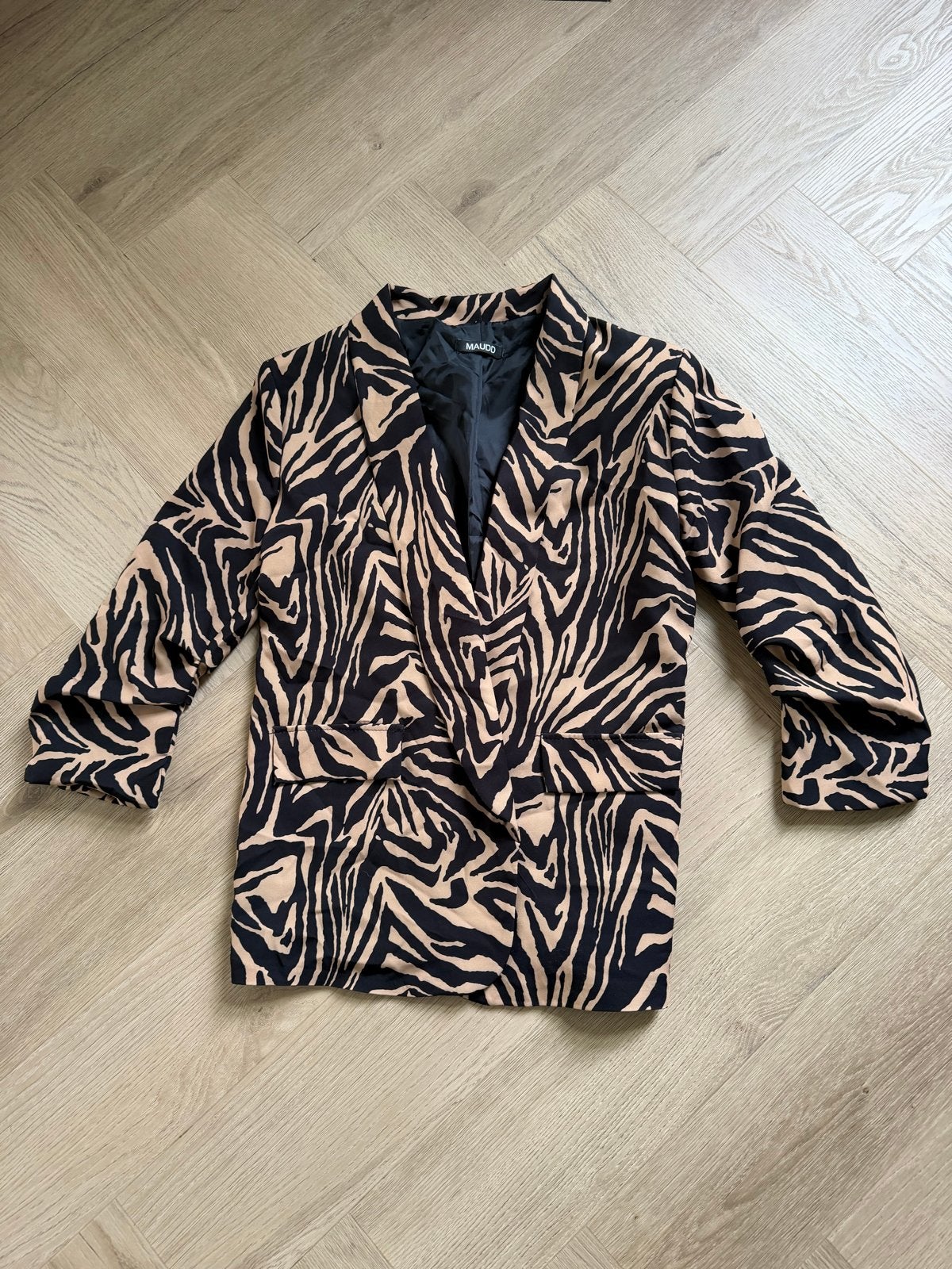 Maudd Blazer Zebraprint S/M met Schoudervulling, Zwart, Ophalen of Verzenden, Zo goed als nieuw, Jasje