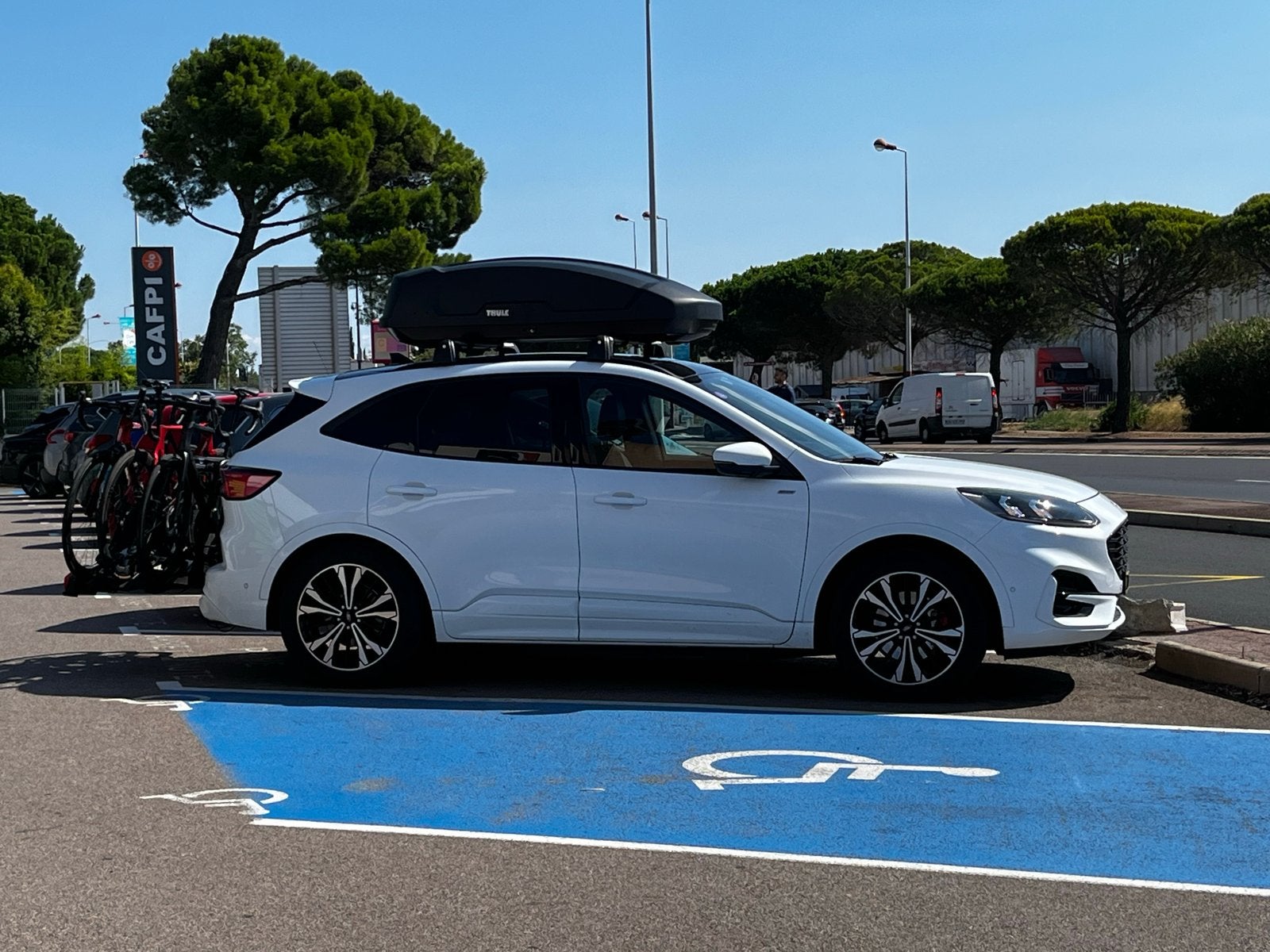 Thule Force XT Black aeroskin dakkoffer 400L, Ophalen, Zo goed als nieuw