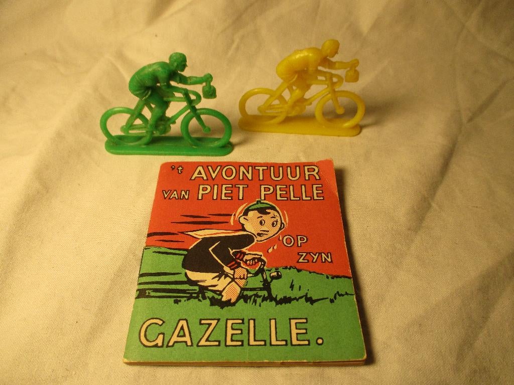 fitsboekje Piet Pelle Gazelle plus 2 fiets figuurtjes, Ophalen of Verzenden
