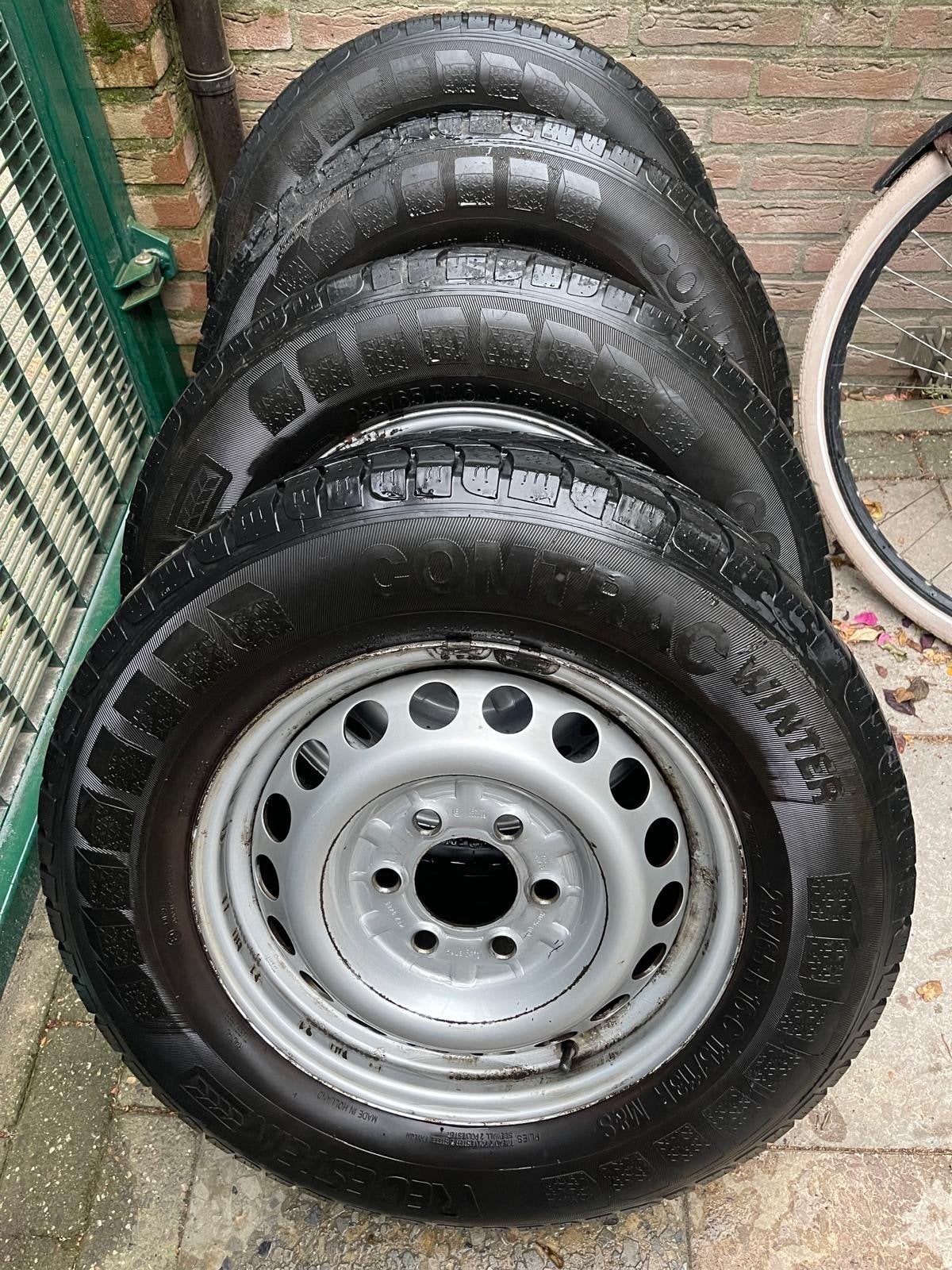 Vredestein Comtrac Winterbanden op velg 235/65 R16C, Ophalen, Gebruikt