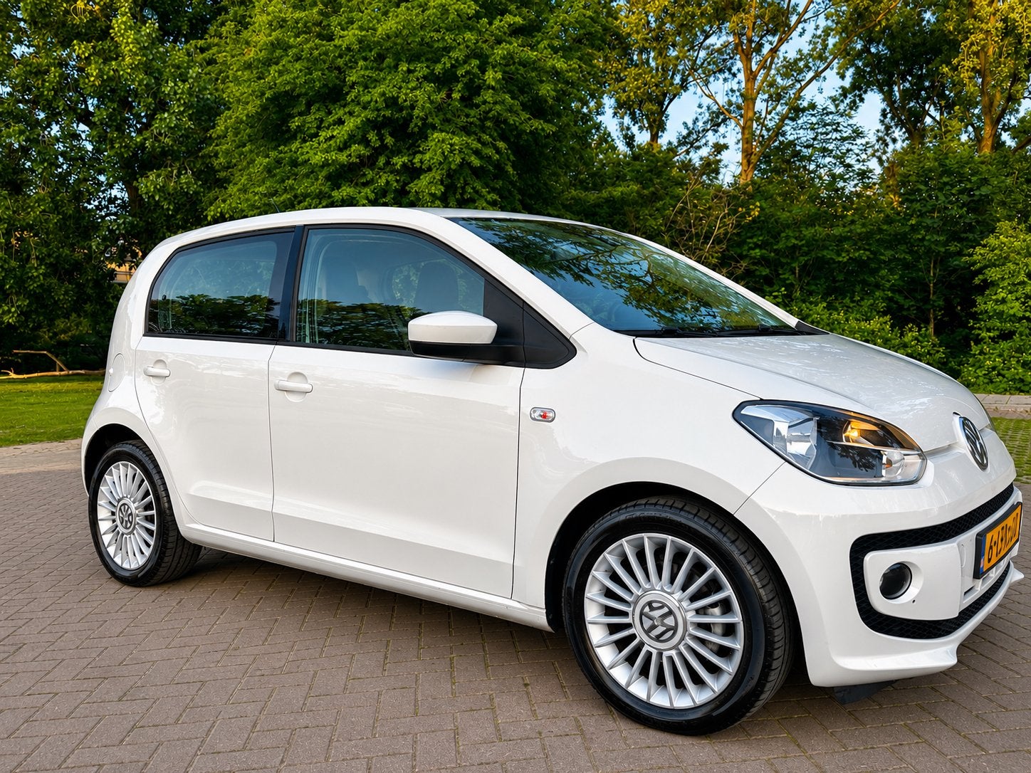 Volkswagen up! 2013| AİRCO|5 DRS|NAP|NAVİGATİE| ONDERHOUD|, Auto's, Voorwielaandrijving, Up!, 840 kg, 4 stoelen