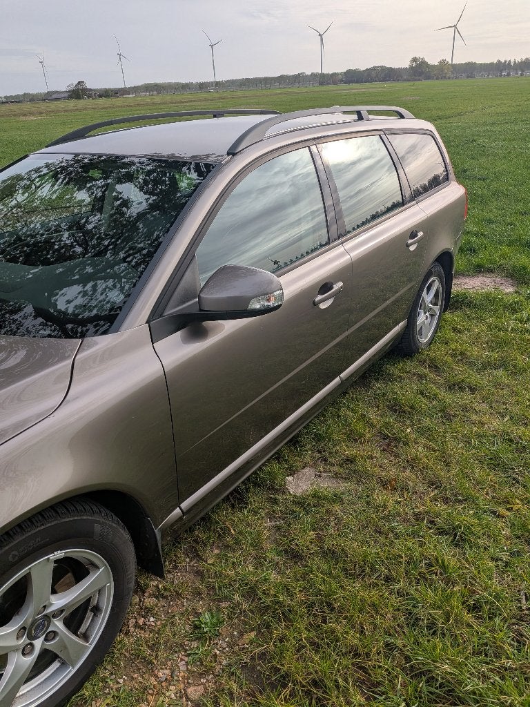 Volvo V70 2.0 2008 Bruin, Auto's, Voorwielaandrijving, 145 pk, 1487 kg, Zwart