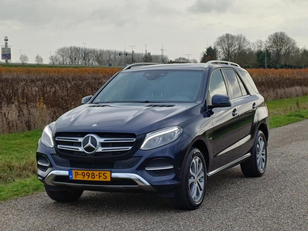 Mercedes-Benz GLE 500 e 4MATIC /Leder/Trekh/Camera/Cruise/El, Auto's, Mercedes-Benz, Automaat, 8 kWh, Gebruikt, 2000 kg