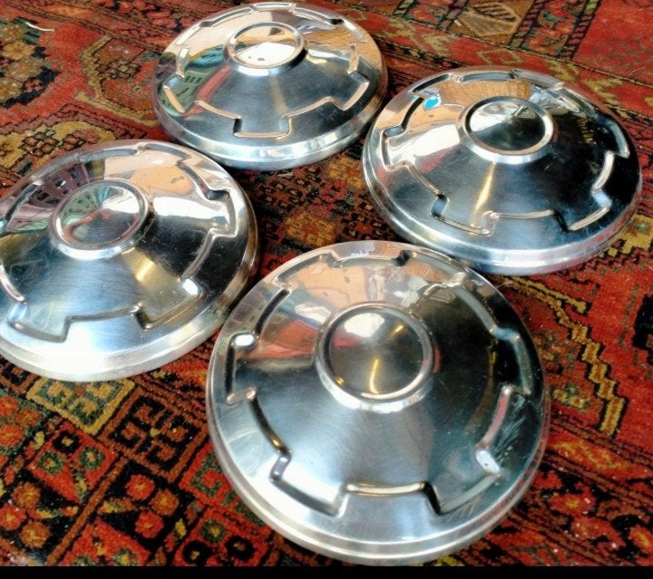 4 wieldoppen Toyota Corrolla 30
jaren 70, Gebruikt, Toyota, Ophalen of Verzenden, Nb