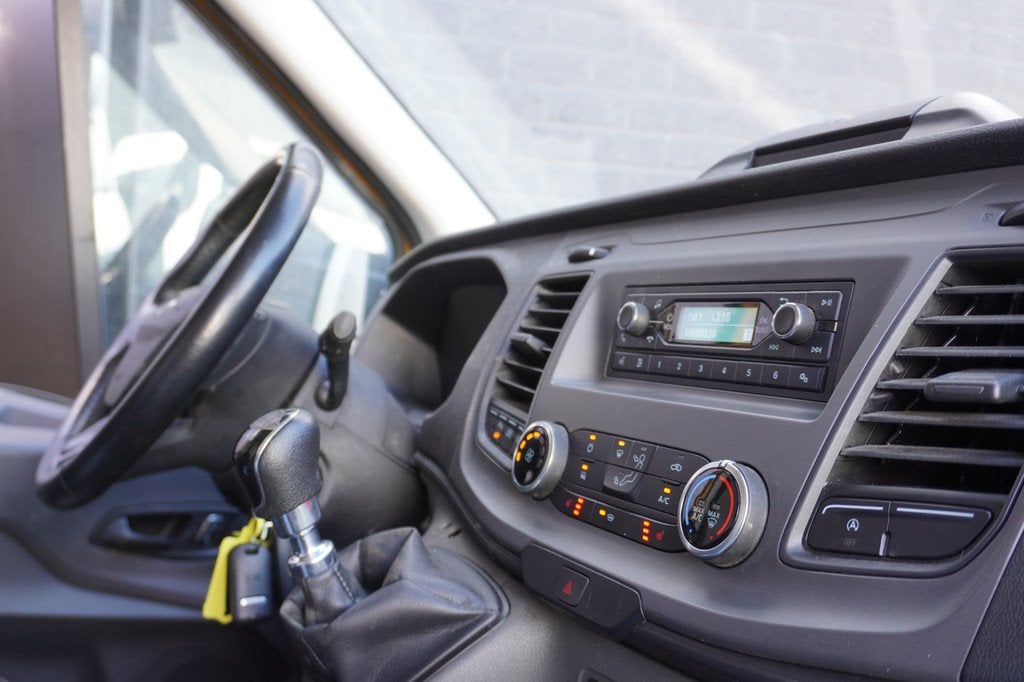 Ford Transit 2.0 TDCI 170PK L3H2 EURO 6 - Airco - Navi - Cru, Auto's, Bestelauto's, 13 km/l, 4 cilinders, Bedrijf, 2 stoelen